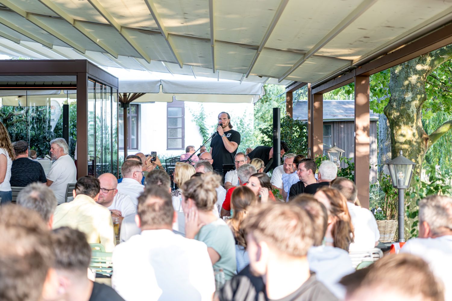 Teampräsentation in besonderer Atmosphäre